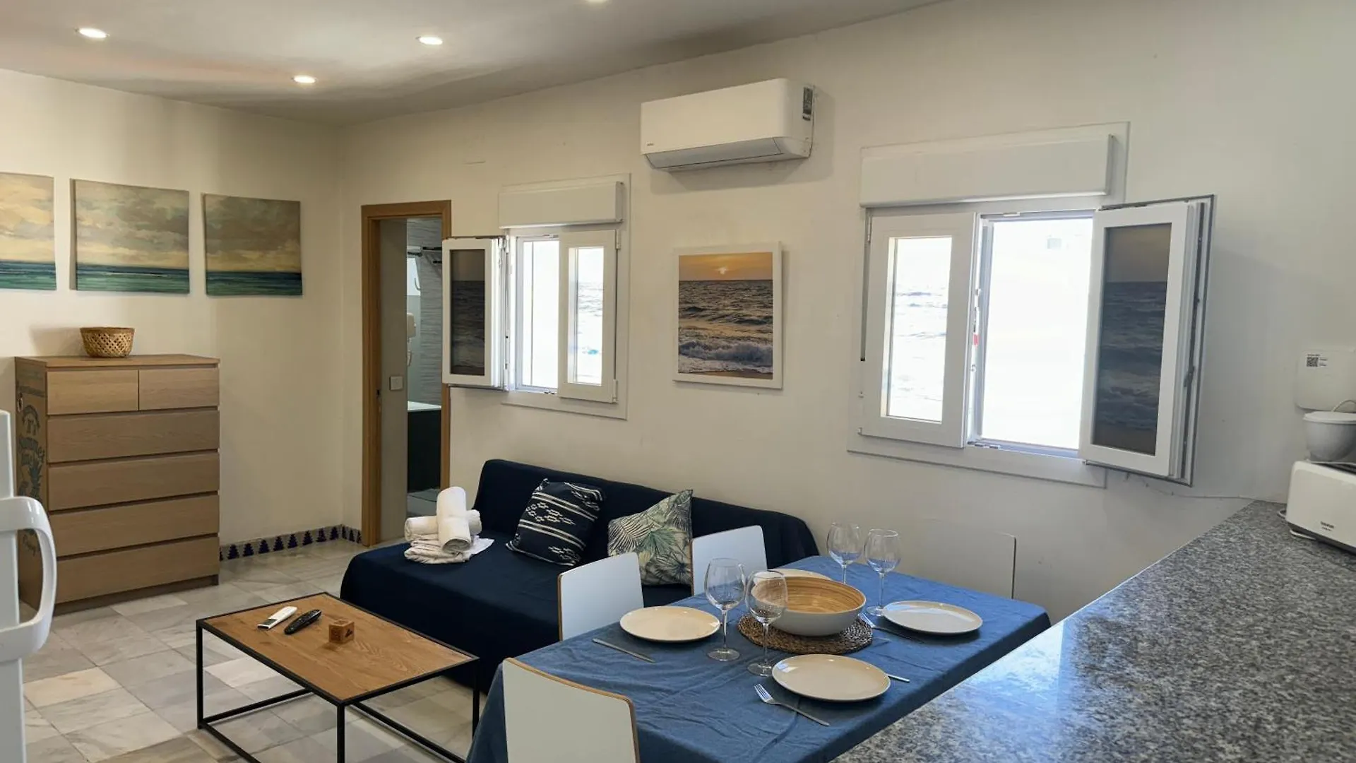 Apartamento Venus Conil Grupos 8 pax wifi Conil De La Frontera 0*,  España